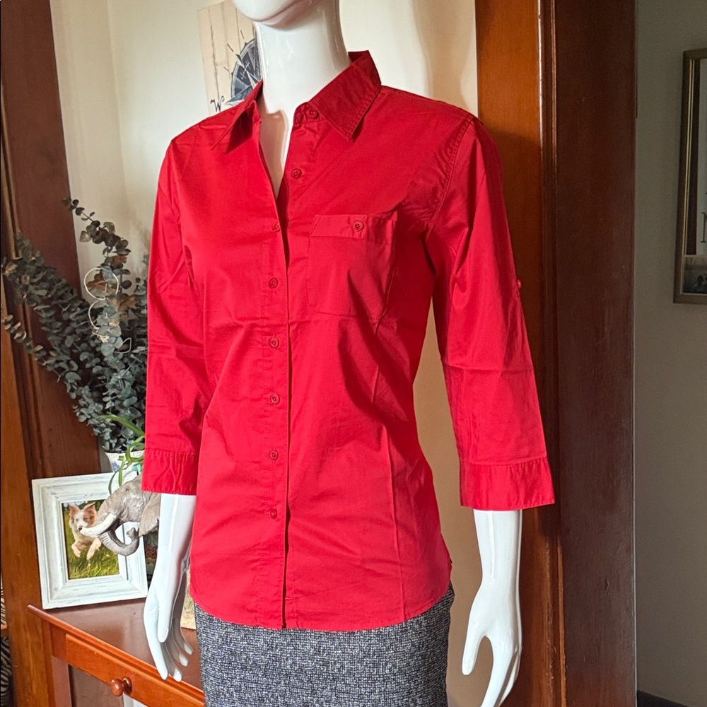 NWT northern reflections size small Red Women's Button-Up Shirt